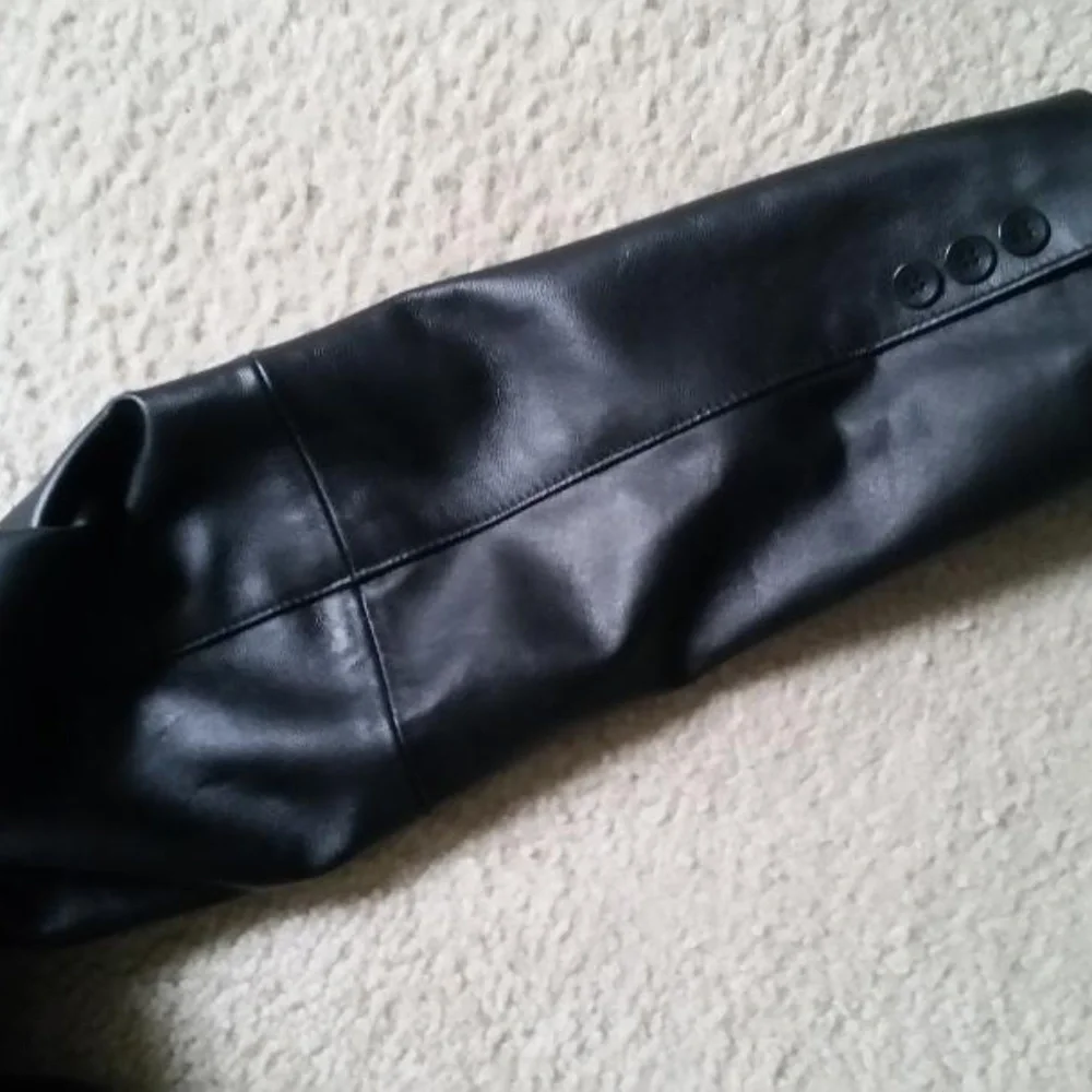 Wilsons Black Leather Trench Coat - Picture 5 of 7